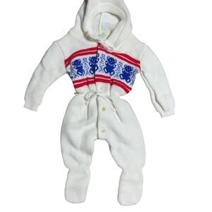 Tiny Togs Vintage knit romper with a bear pattern size 0-6 months